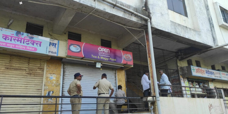 माजी नगरसेवकाचा गाळा सील ; सोलापूर महापालिकेची धडक मोहिमेत कारवाई