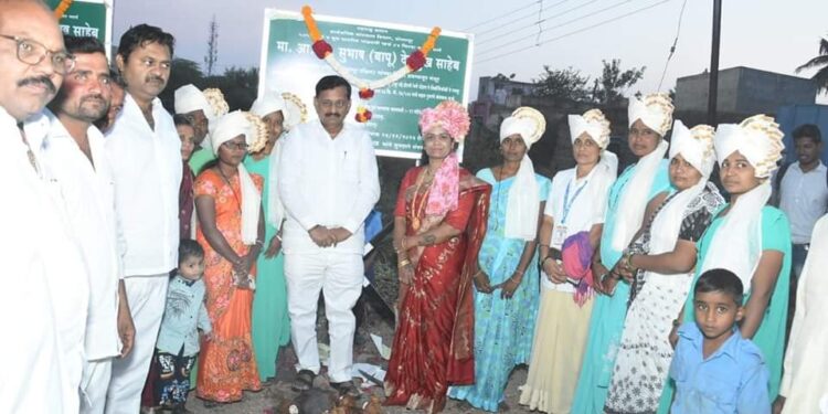 सोलापूर दक्षिणमधील 5 कोटी 40 लक्ष निधीच्या विकास कामांचे भूमिपूजन ; सुभाष बापूंनी रोजगार निर्मितीचा केला संकल्प