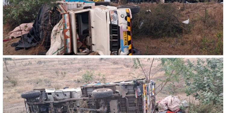 कुर्डूवाडी शेटफळ रोडवर भाविकांचा पिकअप पलटी ; अपघातात एकाचा मृत्यू, अनेक जण गंभीर जखमी ; 108 ॲम्बुलन्सची तत्पर सेवा