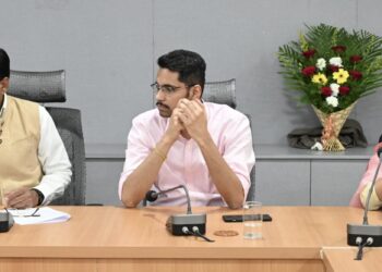 अक्कलकोट, पंढरपूर व सिद्धेश्वर मंदिराच्या दर्शन रांगेत होणार नाव नोंदणी ; डॉ ओमप्रकाश शेटे यांची काय आहे संकल्पना