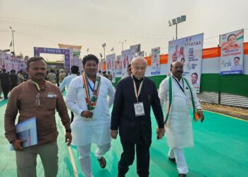 काँग्रेसच्या महाअधिवेशनाला जिल्हाध्यक्षांची दांडी ; सुरेश हसापुरेंनी सांभाळली ग्रामीणची कमान