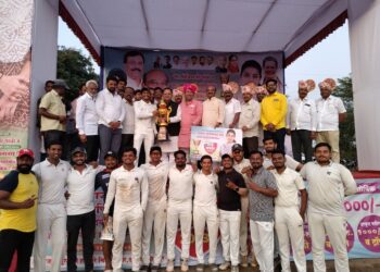 प्रणितीताई चषकावर मॉडेल क्रिकेट अकॅडमीचा कब्जा ; जुळे सोलापूरात हसापुरे यांनी युवा वर्गात केली लोकसभेची पेरणी