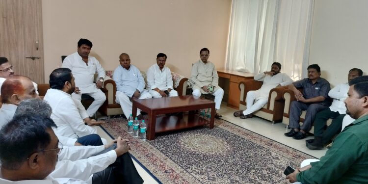 सोलापुरात आडम मास्तरांच्या नेतृत्वाखाली इंडिया’ आघाडीने बांधली वज्रमूठ ; सोलापुरात शुक्रवारी….