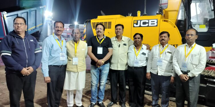 सोलापुरात नऊ कोटीची मशनरी खरेदी ; मॅचकॉन प्रदर्शनाला दोन दिवसात हजारो सोलापूरकरांची भेट ; आज शेवटचा दिवस