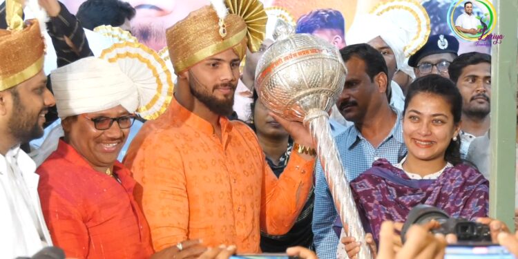 ‘कुस्तीच्या सिकंदर’ने सोलापूरकरांना जिंकले ; नजीब शेख यांच्या सत्काराने पैलवान भारावले !