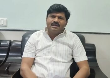 इंदापूरात चप्पल फेकीनंतर आमदार गोपीचंद पडळकर यांची प्रतिक्रिया आली समोर ; कुणाला केले टार्गेट