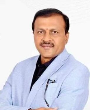 आयुष्यमान भारत मिशन महाराष्ट्र समिती प्रमुख डॉ. ओमप्रकाश शेटे गुरुवारी सोलापुरात