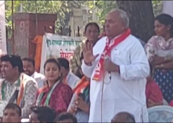 “काँग्रेसने मोठ्या भावाची भूमिका बजावावी” ; सोलापुरात आडम मास्तरांचा निशाणा कशावर