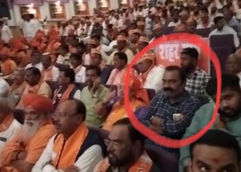 सोलापूर काँग्रेसचे नेते नितीन शिवशरण भाजपच्या बैठकीला ; पत्रकारांच्या कॅमेरात झाले कैद