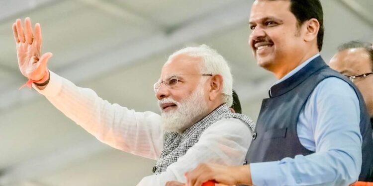 देवेंद्र फडणवीसांनी ‘उबाठा ‘ नेत्यांची बोलती केली बंद ; तो जुना फोटो केला ट्विट आणि दिला पुरावा