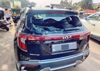 सोलापूरच्या निवेदिका श्वेता हुल्ले यांच्या गाडीवर दरोडेखोरांचा हल्ला ; काय होता भयानक प्रसंग वाचा ही बातमी