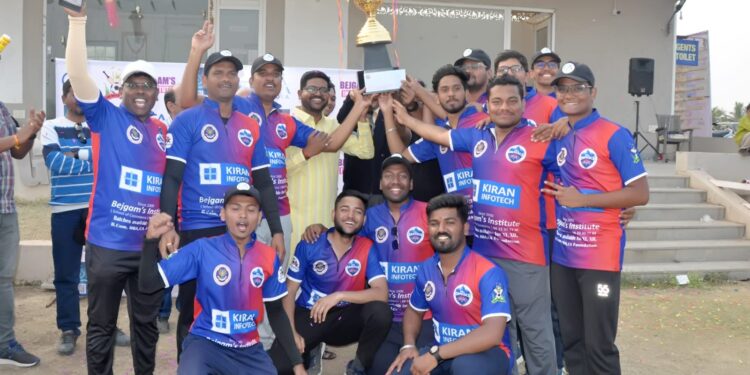 सोलापूर CAPL 2023 च्या स्पर्धेत VB’S Capital संघ विजेता