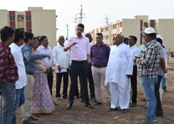 पंतप्रधान नरेंद्र मोदी यांच्या दौऱ्याची लगबग वाढली ; जिल्हाधिकारी आशीर्वाद व आमदार कल्याणशेट्टी गेले सभेच्या स्पॉटवर