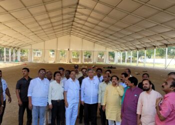 सोलापुरात होणाऱ्या नाट्य संमेलनासाठी भव्य शामियाना ; स्वागताध्यक्ष नामदार चंद्रकांत पाटलांकडून पाहणी