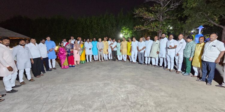 गणेश वानकरांच्या हुरडा पार्टीत राजकीय खलबते ; सोलापूर लोकसभा जिंकण्याचा महाविकास आघाडीचा निर्धार