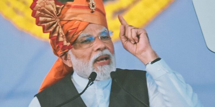 पंतप्रधान नरेंद्र मोदी हे सोलापुरात मराठीत काय काय बोलले ; मोदी कुठे पाहून मराठी बोलतात