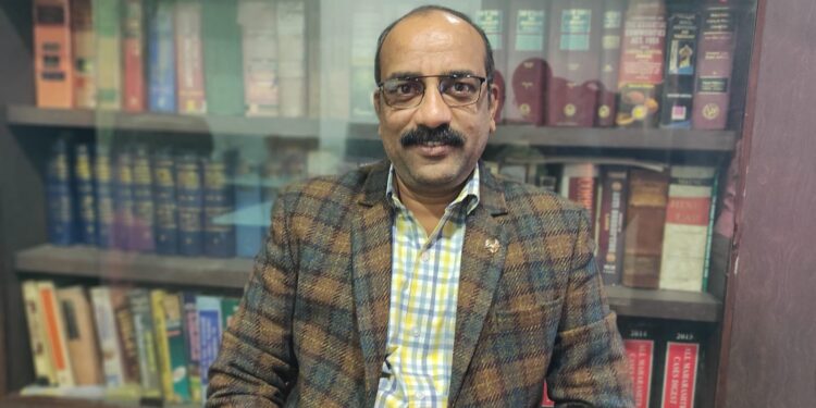 गौरवास्पद ! सोलापूरचे जेष्ठ विधिज्ञ निलेश जोशी औरंगाबाद उच्य न्यायालयात विशेष सरकारी अभियोक्ता