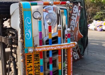 ब्रेकिंग ! पंढरपूर जवळ कामगारांचा पिकअप पलटी ; 13 मजूर जखमी तर सहा गंभीर ; जखमींना तात्काळ सिव्हीलकडे हलवले