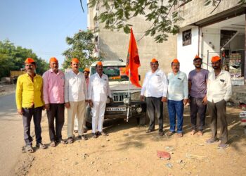 मराठा आरक्षणासाठी मुंबईला बोरामणीतून युवक रवाना