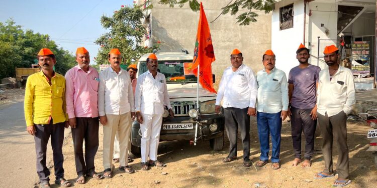 मराठा आरक्षणासाठी मुंबईला बोरामणीतून युवक रवाना