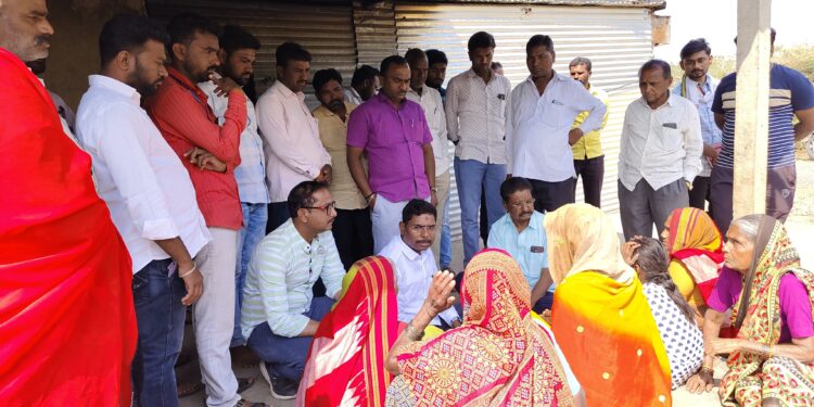 गॅसस्फोट दुर्घटनाग्रस्त कुटुंबास एम के फाउंडेशनचा आधार ; साक्षात ‘महादेव’ धावून आला