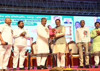 पालकमंत्री चंद्रकांत पाटील यांच्या हस्ते नाट्य संमेलनाच्या रंगमंचाचे उद्घाटन ; दादांची दहा कोटींची घोषणा