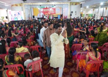 हजारों भगिनींनी दिला महादेव कोगनुरे यांना आशीर्वाद ; भाऊ तुम्ही तयारीला लागा, आम्ही सोबत