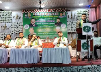 सोलापूर काँग्रेसच्या आमदार गप्प का? एमआयएमने का उपस्थित केला प्रश्न