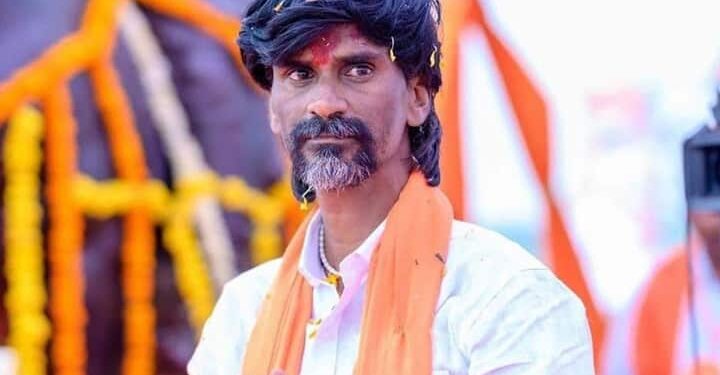 मनोज जरांगे, आपली उंचावलेली प्रतिमा, एकेरी उल्लेख करून छोटी का करता? सोलापूरच्या सुहास कदम यांचा थेट सवाल