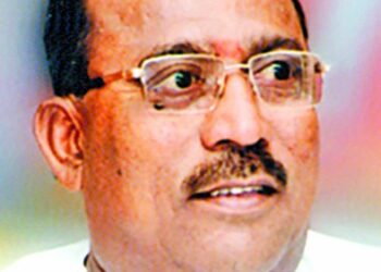 सोलापूरचे माजी महापौर मनोहर सपाटे अडचणीत ; काय आहे प्रकरण