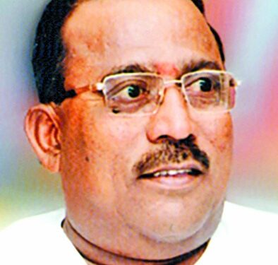 सोलापूरचे माजी महापौर मनोहर सपाटे अडचणीत ; काय आहे प्रकरण