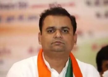 राहुल नार्वेकरांचा ठाकरे गटाला जोरदार दणका ! एकनाथ शिंदे गटाचे सोळा ही आमदार झाले पात्र