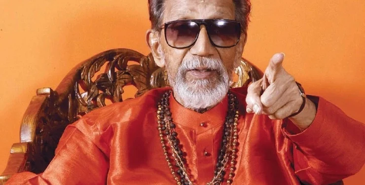 “मैं मेरी शिवसेना को काँग्रेस नहीं होने दूंगा ” ; मनिष काळजेंच्या सोलापुरातील या पोस्टरने वेधले लक्ष