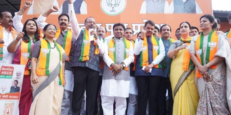 करमाळ्याच्या रश्मी बागल व दिग्विजय बागल यांनी केला भाजपमध्ये प्रवेश ; हे नेते उपस्थितीत