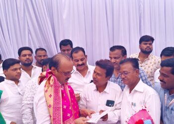 जिल्हा परिषद कर्मचारी युनियन भेटले उपमुख्मंत्री अजित पवारांना ; पवारांचे आश्वासन