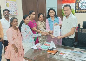 सोलापूर जिल्हा सरपंच संसदेसाठी झेडपी सीईओ मनिषा आव्हाळे यांना निमंत्रण