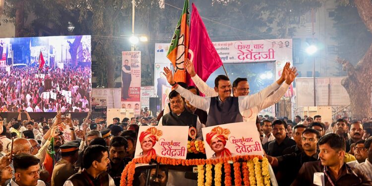 मुंबईतील मराठी माणसाला हक्काचे घर मिळवून देण्यासाठी आम्ही वाट्टेल ते करू ; देवेंद्र फडणवीस यांची ग्वाही