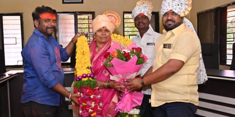 तिर्‍हे ग्रामपंचायतच्या उपसरपंचपदी मंगल नवनाथ सोनटक्के यांची निवड