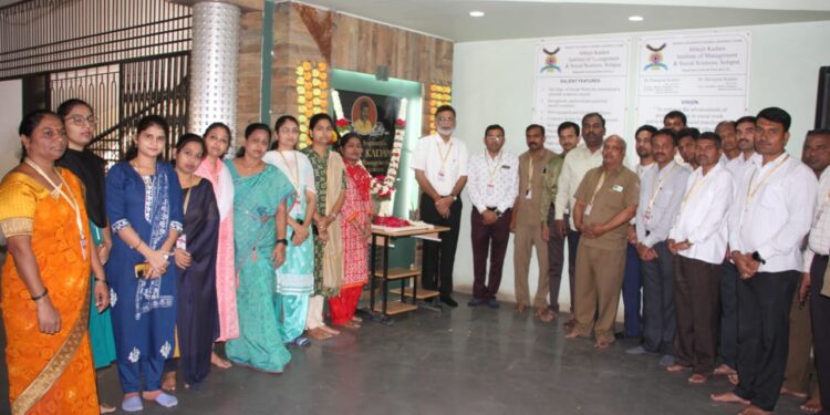 सोलापुरात भारती विद्यापीठात अभिजीत कदम यांना आदरांजली