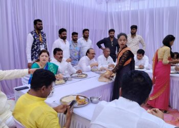 अजित पवारांसह राष्ट्रवादीच्या नेत्यांची किसन जाधव यांच्या निवासस्थानी भेट ; स्नेहभोजनावर मनसोक्त ताव