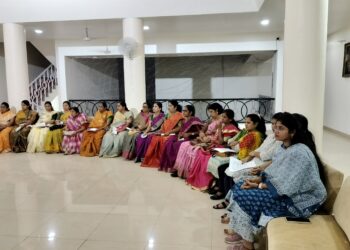 शिवजन्माच्या पाळणा सोहळ्यात आई तू जिजाऊ उपक्रम, 50 हजार महिलांची उपस्थिती राहणार ; सोलापूरच्या बैठकीत निर्धार