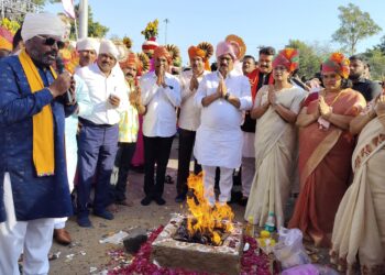 सोलापुरात पारंपरिक लोकनृत्य, वाद्यासह संत सेवालाल महाराज जयंतीची मिरवणुक