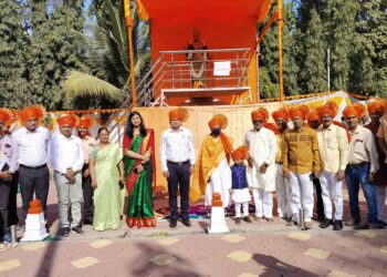 सोलापूर झेडपीतर्फे छत्रपती शिवाजी महाराजांना अभिवादन ; सारे वातावरण भगवेमय
