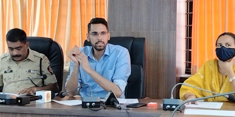 आता थेट शाळेवरच फौजदारी गुन्हे दाखल करणार ; दहावी- बारावी परीक्षेसाठी यंदा जिल्हा प्रशासन झाले अती स्ट्रिक्ट