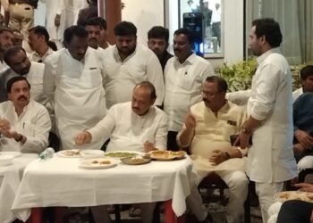 अजित पवारांची मनधरणी करण्यात ‘चंदनशिवे’ अपयशी ; दादा गटबाजीला वैतागले ! काय घडले दिलीप माने यांच्या फार्म हाऊसवर