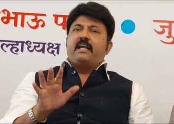 महेश कोठे अजित पवार गटात येणार ; उमेश पाटलांचे सूतोवाच ; भारत जाधवांना वयाचे निकष, काका साठे यांना का नाहीत?