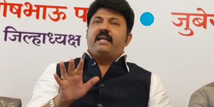 महेश कोठे अजित पवार गटात येणार ; उमेश पाटलांचे सूतोवाच ; भारत जाधवांना वयाचे निकष, काका साठे यांना का नाहीत?