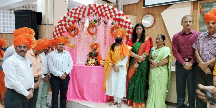 सोलापूर जिल्हा परिषदेत छ्त्रपती शिवरायांच्या विचारांचा जागर ; शिवगीतांनी स्फुल्लिंग जागवले !