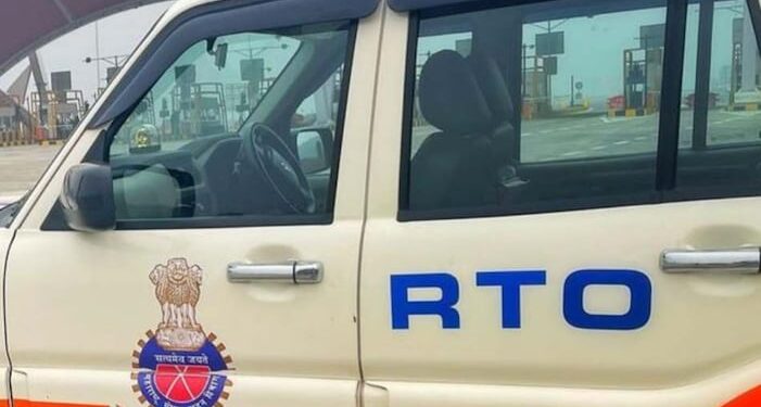 ब्रेकिंग : सोलापूरचे दोन आरटीओ निरीक्षक निलंबित ; हे आहे कारण