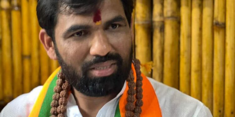 राम सातपुते यांच्या भेटीचा धडाका ; कुणाकुणाची घेतली दिवसभरातून भेट, पहा ही सर्व छायाचित्रे